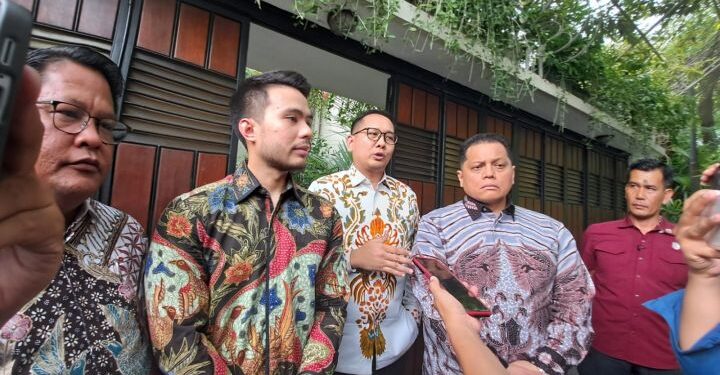 Kuasa Hukum Tegaskan Bakal Tunjukkan Ijazah Asli Jokowi di Pengadilan