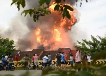 kebakaran pipa petronas