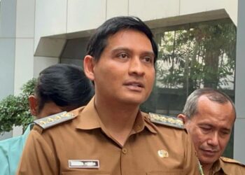 Dituding ke Luar Negeri Pakai Fasilitas Negara, Lucky Hakim Dicecar 43 Pertanyaan