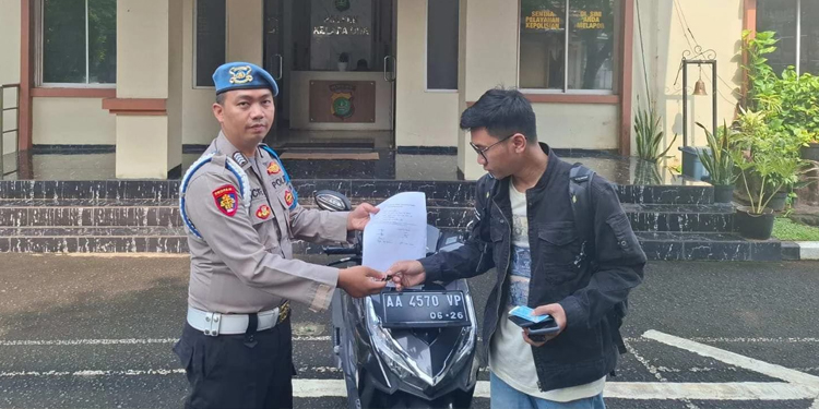 Libur Lebaran Usai, Warga Mulai Ambil Kendaraan Dititipkan di Polsek Kelapa Dua