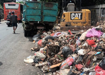 DLH Tangsel Kembali Gelar Operasi Bersih Berkala di Pasar Cimanggis Ciputat