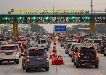 Arus Mudik Lebaran, Terpantau Kendaraan di Tol Cikampek Membeludak