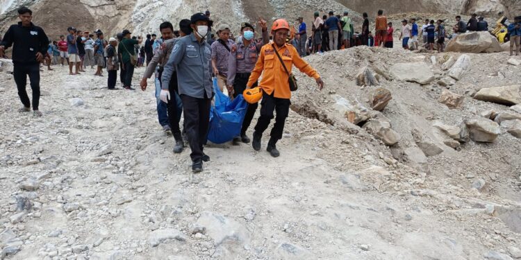Tambang Galian C Gunung Kuda Cirebon Longsor, 13 Orang Meninggal Dunia