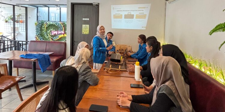 Dorong Literasi Keuangan Digital UMKM, Mahasiswa UNPAM Kenalkan Software Akuntansi Sederhana