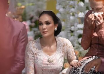 Jelang Pernikahan, Luna Maya Gelar Acara Siraman dan Minta Restu Orangtua