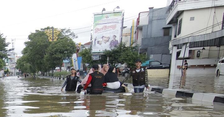 Banjir Besar di 26 Wilayah, Balita di Samarinda Hilang Terseret Arus