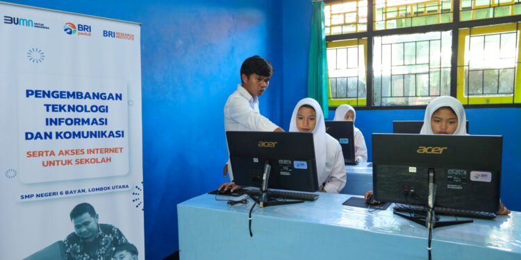 Turut Bangun Pondasi SDM Unggul, BRI Perkuat Pendidikan di Daerah 3T dengan Teknologi