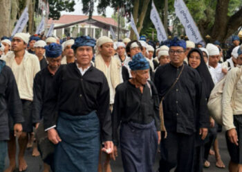 Ditandai ‘Mumuluk Bareng’, Andra Soni Jadi Bapak Gede Bagi Masyarakat Badui