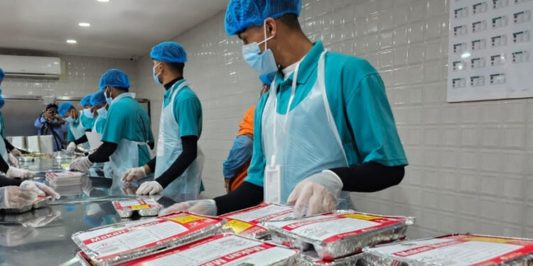 Mengintip Dapur Katering Jamaah Haji, Sehari Bisa Produksi Hingga 5.000 Porsi