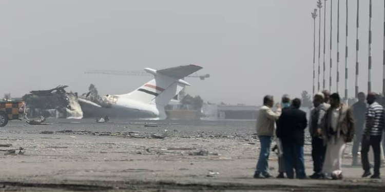 Israel Serang Bandara Sanaa Yaman, Satu Pesawat Hancur