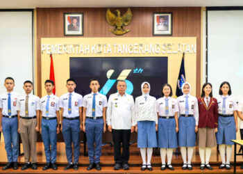 Wali Kota Lepas 10 Pelajar Terbaik Tangsel untuk Seleksi Paskibraka Provinsi dan Nasional