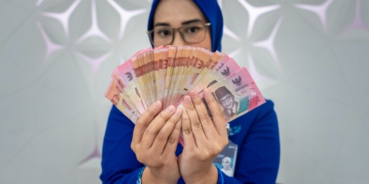 Perkuat Jaring Pengaman Sosial, BRI Sukseskan Penyaluran Bantuan Subsidi Upah