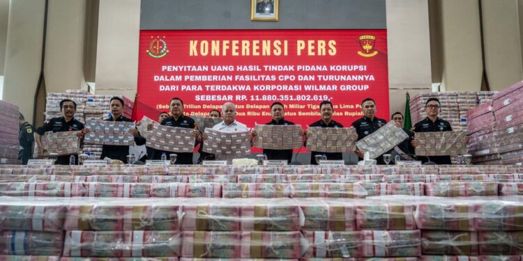 Kejagung Pamerkan Tumpukan Uang 11,8 Triliun Hasil Korupsi CPO dari Wilmar Group