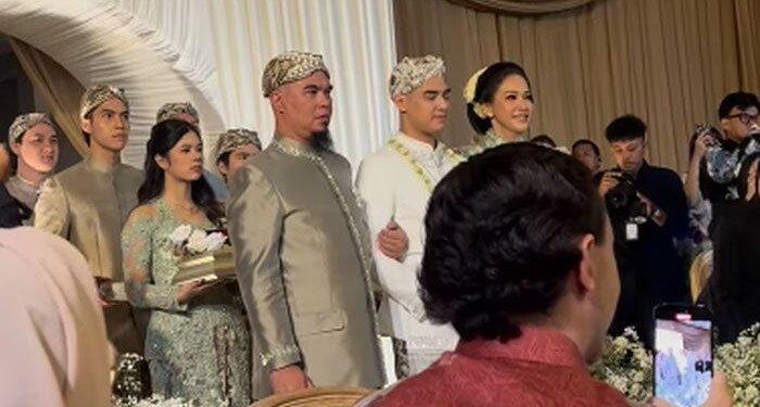 Bikin Salfok, Ahmad Dhani dan Maia Estianty Berdampingan Gandeng Al Ghazali di Akad Nikah