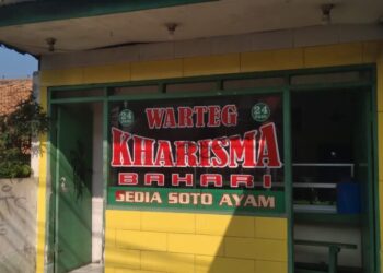 Di Balik Etalase Kaca: Ekonomi Kecil yang Tak Pernah Mati