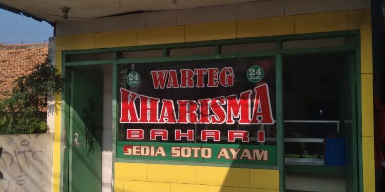 Di Balik Etalase Kaca: Ekonomi Kecil yang Tak Pernah Mati