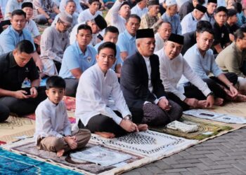 Beda Lokasi dengan Presiden Prabowo, Wapres Gibran Sholat Idul Adha di Solo