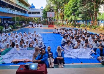 Cerdas Mengelola Keuangan Sejak Dini dengan Menabung, Berhemat, dan Berinvestasi