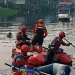 Tercebur dan Terbawa Arus Kali Cakung, Pria 55 Tahun Ditemukan Tak Bernyawa