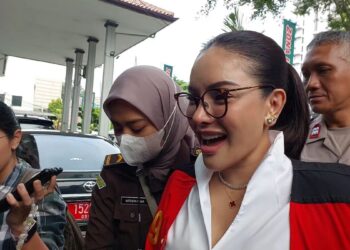 Sidang Perdana Kasus Pemerasan, Nikita Mirzani Terancam 6 Tahun Penjara