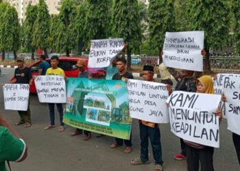 Didampingi LBH Ansor, Warga Transmigran Demo Kementerian Transmigrasi Tuntut Keadilan