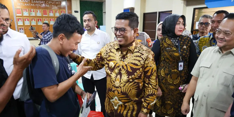Gubernur Andra Soni Perpanjang Pemutihan Pajak Kendaraan Hingga 31 Oktober
