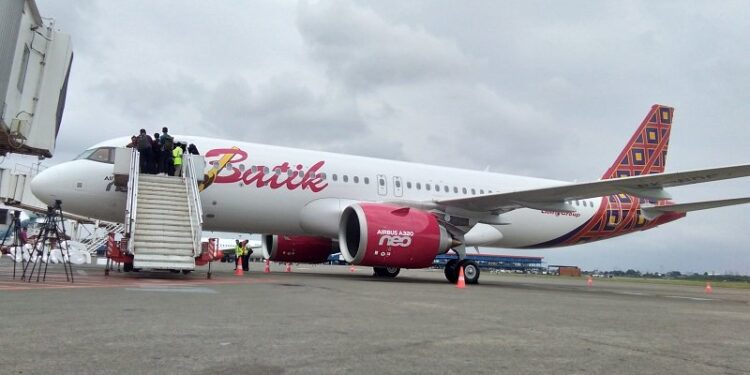 Viral di Medsos, Pesawat Batik Air Tergelincir saat Mendarat di Bandara Soetta