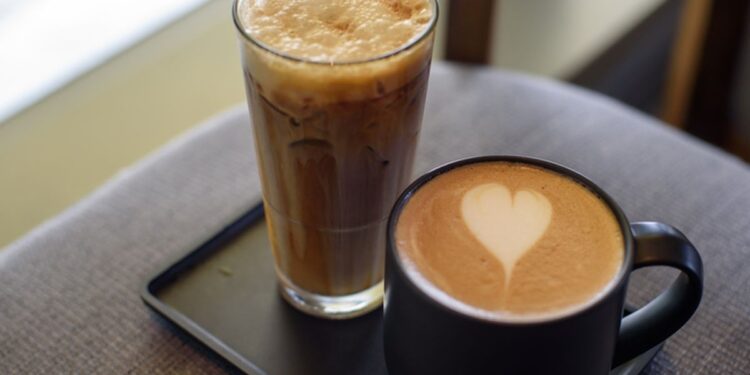 Kopi Panas atau Kopi Dingin, Mana yang Lebih Sehat? Penelitian Ungkap Hal Ini