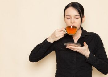 Minum Teh Setiap Hari Picu Penyakit Ginjal, Hoaks atau Fakta?