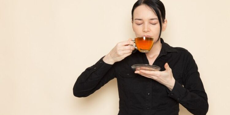 Minum Teh Setiap Hari Picu Penyakit Ginjal, Hoaks atau Fakta?