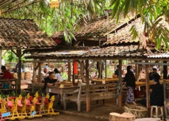 Usung Konsep Asri Pedesaan, Warung Tuman Jadi Favorit Warga Tangsel