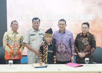 Menbud Fadli Zon Dorong Tradisi Pacu Jalur Mendunia
