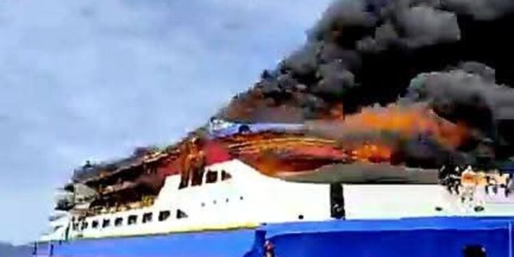 Penumpang Panik dan Histeris, KM Gregorius Barcelona V Terbakar di Tengah Laut