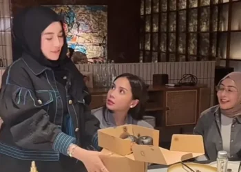 Begini Respon Jujur Nagita Slavina Saat Mencicipi Donat Viral Pinkan Mambo