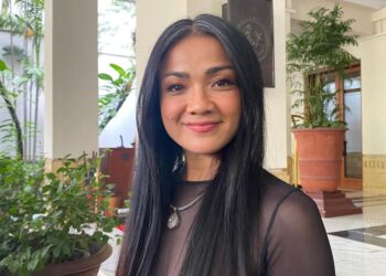 Dampak Ekonomi Sulit. Nirina Zubir Tunda Liburan Sekeluarga