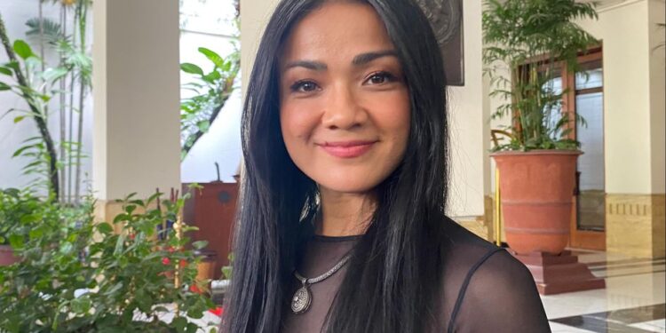 Dampak Ekonomi Sulit. Nirina Zubir Tunda Liburan Sekeluarga