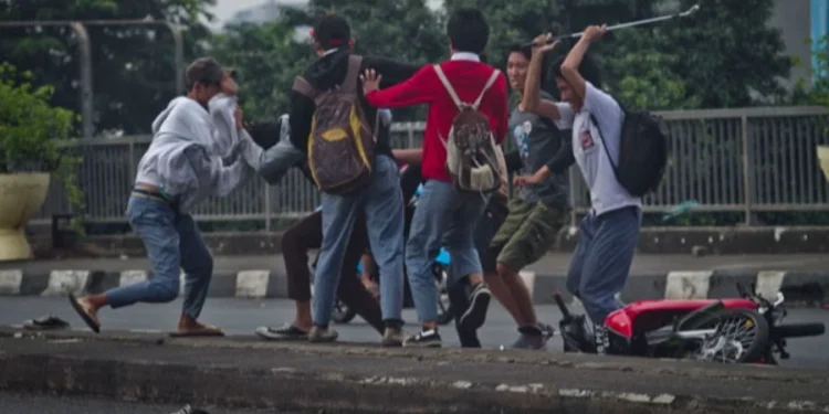 Viral, Pelajar SMK di Lebak Diserang Ugal-ugalan saat Lagi PKL