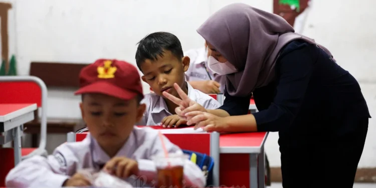 Jabar Tetapkan Jam Masuk Sekolah 06.30, DPR: Biar Lebih Sehat dan Disiplin