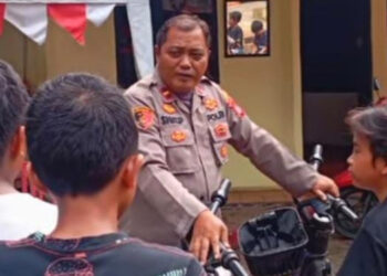 Polisi Ingatkan Soal Keselamatan ke Anak-anak Bersepeda Listrik di Jombang