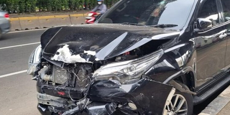 Viral Mobil Pelat TNI Picu Kecelakaan di Jaktim, Polisi: TNKB-nya Palsu