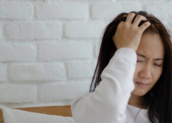 Suhu Dingin Bikin Sakit Kepala? Coba Cek Penyebab dan Solusinya