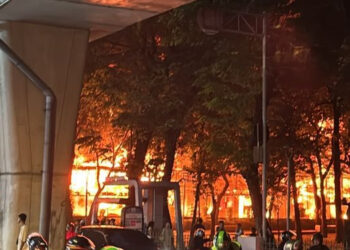 Pasar Taman Puring Kebakaran, Enam Mobil Damkar Dikerahkan