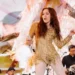 Konser Dangdut-dangdutan Ayu Ting Ting ‘Dirujak’ Netizen, Dianggap Tiru Jennie BLACKPINK?