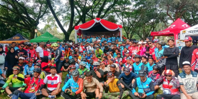 Komunitas BSG Ramaikan Event Gowes Merdeka di Tangsel, Bawa 45 Peserta dari Berbagai Profesi