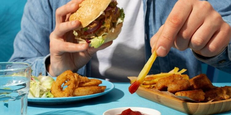 Dear Food Lovers, Jangan Lakukan Hal Ini Setelah Konsumsi Makanan Berminyak
