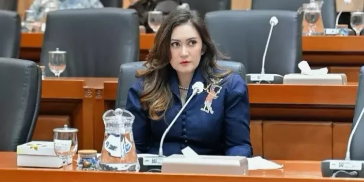 Akun IG Digeruduk Netizen, Nafa Urbach Tutup Komentar Usai Bahas Tunjangan DPR