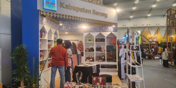Produk Batu Alam Kabupaten Serang Curi Perhatian di APKASI Otonomi Expo 2025