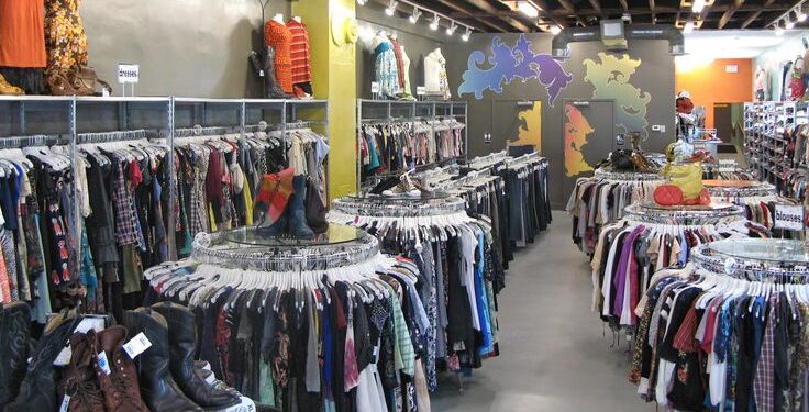 Gaya Keren, Tetap Ramah Lingkungan: Tren Sustainable Fashion di Kalangan Gen Z