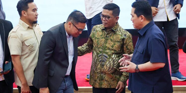Gubernur Banten Andra Soni dan Ketua Umum PSSI Bahas Pengembangan Sport Center