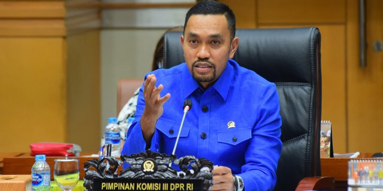 Kritik Soal Pembubaran DPR, Ahmad Sahroni Dicopot dari Wakil Ketua Komisi III